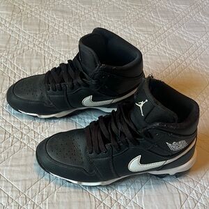Nike Air Jordan 1 mid baseball cleats black and white, 6Y